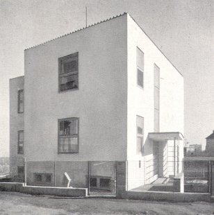 Rodinný dům ak. malíře A. V. Hrstky - foto: archiv redakce