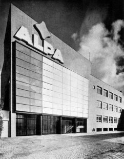 Administrativní budova firmy Alpa - foto: archiv redakce