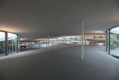 Vzdělávací centrum EPFL - foto: Hisao Suzuki