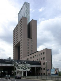 Messe Torhaus - foto: © Petr Šmídek, 2002