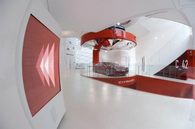 C42: Citroën showroom - foto: © Citroën