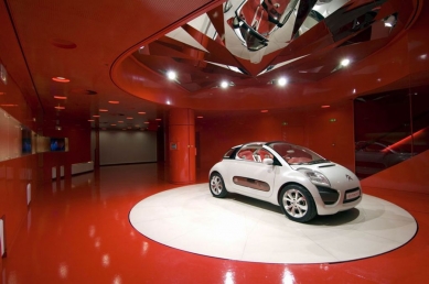 C42: Citroën showroom - foto: © Citroën