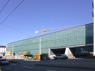 Klinikum 1 West - nemocnice kantonu Basel-Stadt - Fotografie z průběhu stavby. - foto: © Petr Šmídek, 2002
