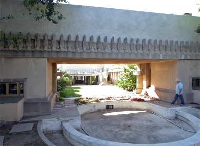 Hollyhock House - foto: Jan Kratochvíl, 10.2007