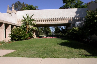 Hollyhock House - foto: Jan Kratochvíl, 10.2007