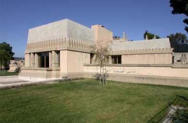 Hollyhock House - foto: Jan Kratochvíl, 10.2007