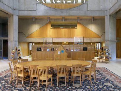 Exeter Library - foto: Petr Kratochvíl, 2011