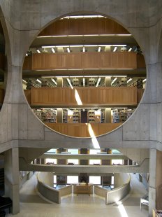 Exeter Library - foto: Petr Kratochvíl, 2011