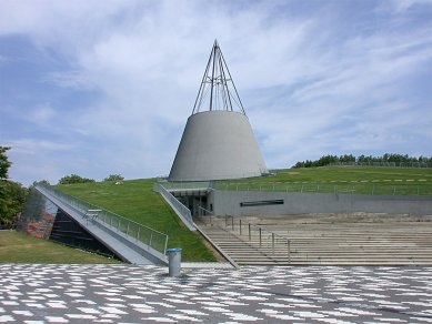 Centrální vědecká knihovna Technické univerzity v Delftu - foto: © Petr Šmídek, 2003