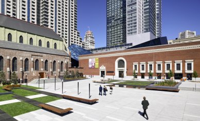 Contemporary Jewish Museum, San Francisco - Pohled s Mission Street - foto: Bruce Damonte - Courtesy of the Contemporary Jewish Museum, San Francisco