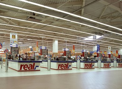 Meydan - Ümraniye Retail Complex & Multiplex - foto: © Cristóbal Palma