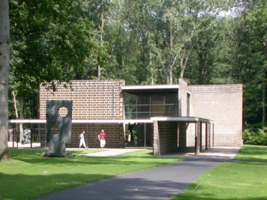 Kröller-Müller Museum - Pavilon G. Rietveld, 1954 - foto: Petr Šmídek, 2003