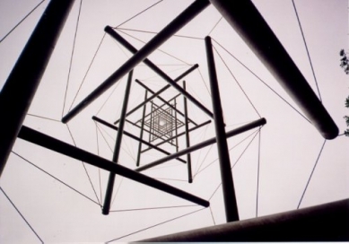 Kröller-Müller Museum - Kenneth Snelson - foto: Jan Kratochvíl, 1998