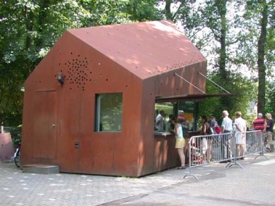 Kröller-Müller Museum - Plechová pokladna MVRDV - foto: Petr Šmídek, 2003