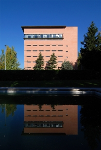 Univerzitní knihovna UNED - foto: Petr Šmídek, 2008