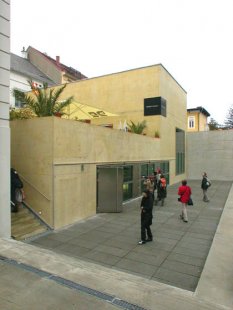 Literaturhaus / Franz Nabl Institut - foto: Jan Kratochvíl, 2004