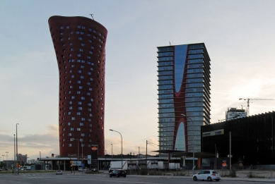 Porta Firá Towers - foto: Petr Šmídek, 2009