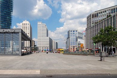 Wohn- und Geschäftshauskomplex Leipziger Platz - foto: Petr Šmídek, 2008