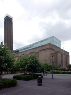 Tate Modern - foto: Petr Šmídek, 2004