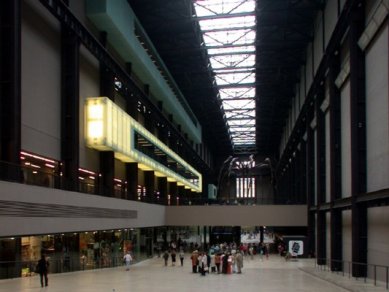 Tate Modern - foto: Petr Šmídek, 2004