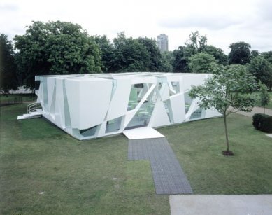 Serpentine Gallery Pavilion 2002 - foto: © David Grandorge, 2002