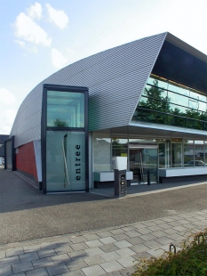 Karbouw - foto: Jan Kratochvíl, 2003