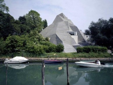 Serpentine Gallery Pavilion 2004 - Das letzte Lande - výstavní pavilon Rakouska na benátském Bienále umění - foto: © Bruno Klomfar, 2005