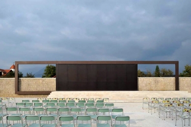 Square and open air altar - foto: Miran Kambič