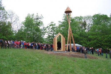 Bell Tower Trojanovice - U příležitosti otevření zvoničky se 15. 5. 2010 sešly stovky lidí z celého okolí - foto: Jakub Červenka