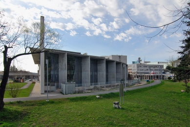 France Bevk Public Library - foto: Petr Šmídek, 2008