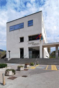 France Bevk Public Library - foto: Petr Šmídek, 2008