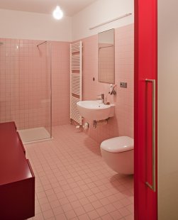 Interiér bytu - Vila Kunzova, Brno - Koupelna - foto: Štěpán Vrzala