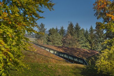 Krkonošské centrum environmentálního vzdělávání (KCEV) - Pohled ze zámeckého parku - foto: Benedikt Markel