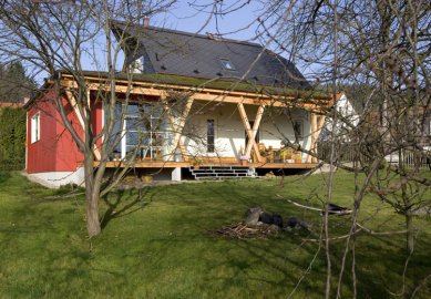 Rodinný dům s obytnou terasou - foto: Vavřinec Menšl