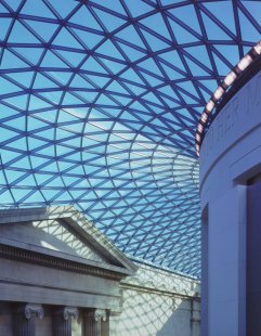 Zastřešení centrálního dvora Britského muzea - foto: Nigel Young/Foster and Partners 