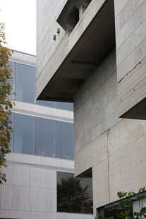 Berkeley Library - Detail - foto: Brendan Money