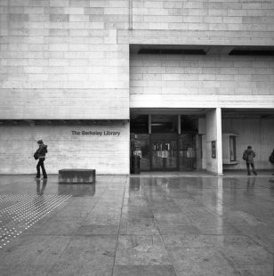 Berkeley Library - Exteriér - foto: Artur Sikora