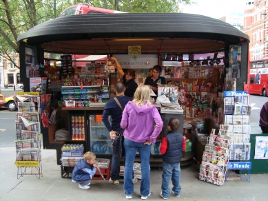 Novinový stánok Paperhouse v Londýne - Pohľad - foto: Rasťo Udžan, 2009