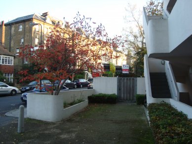 Lawn Road Flats - Isokon - Pohľad - foto: Rasťo Udžan, 2011