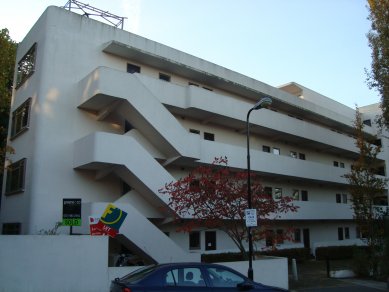 Lawn Road Flats - Isokon - Pohľad - foto: Rasťo Udžan, 2011