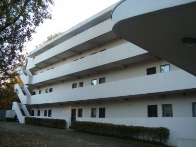 Lawn Road Flats - Isokon - Pohľad - foto: Rasťo Udžan, 2011