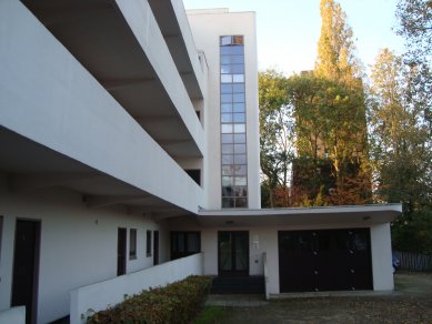 Lawn Road Flats - Isokon - Pohľad - foto: Rasťo Udžan, 2011