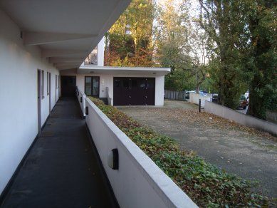 Lawn Road Flats - Isokon - Pohľad - foto: Rasťo Udžan, 2011