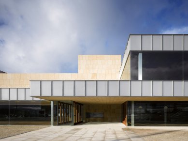 Městské výstavní a kongresové centrum v Ávile - foto: © Roland Halbe