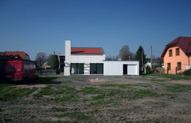Dům pro svérázného klienta v Černé za Bory