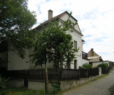Dostavba domu v Libochovanech - Původní stav - foto: 3+1 architekti