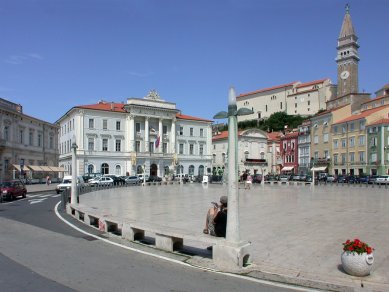 Nové vydláždění Tartiniho náměstí - foto: Petr Šmídek, 2006