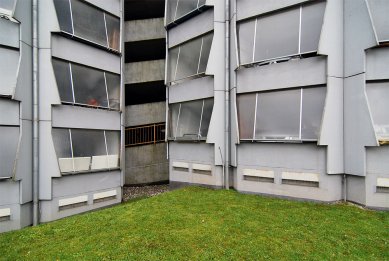 Parkovací dům TGH-48 - foto: Petr Šmídek, 2008
