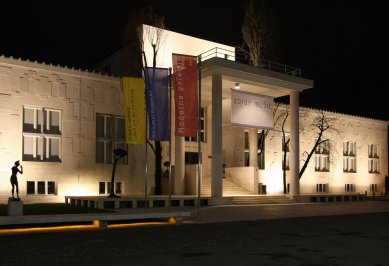 Ljubljana Museum of Modern Art - Noční snímek