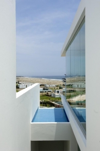 Beach house on a hill - foto: Javier Artadi Arquitectos